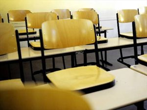 emptyschooldesk